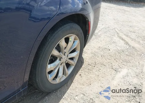 2015 Chrysler 300 Limited from USA, damaged, VIN 2C3CCARG0FH781637